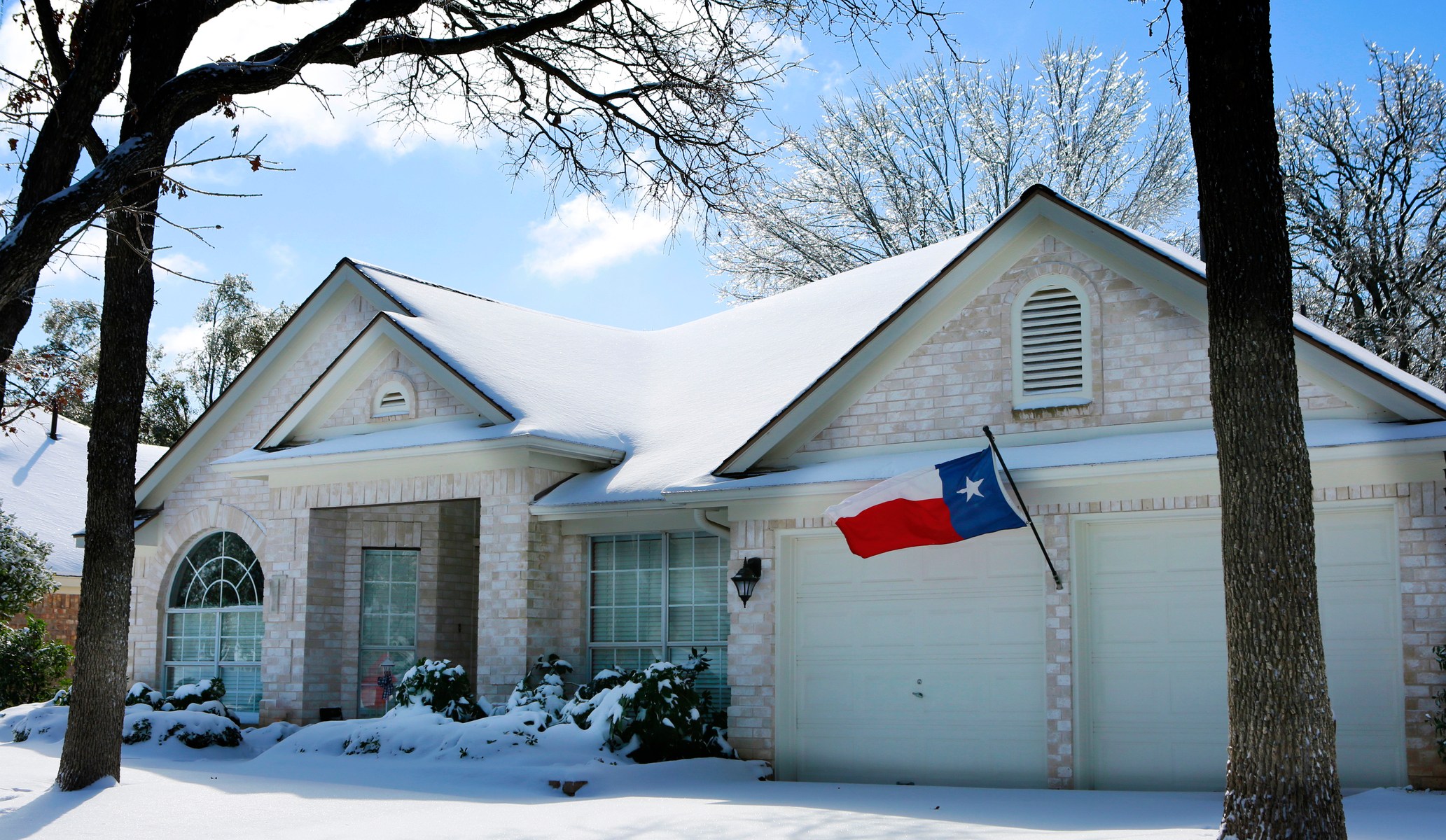 snowing in texas